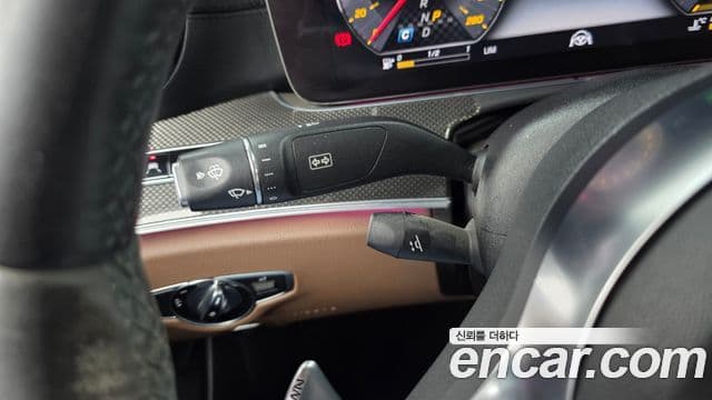 Mercedes-Benz E-Class 2019 — Photo 31/36