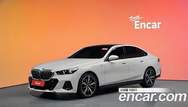 BMW 5 Series 2025 — Фото 1/20