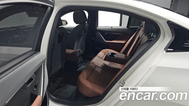 BMW 5 Series 2025 — Şəkil 15/41