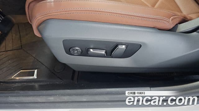 BMW 5 Series 2025 — Şəkil 26/41