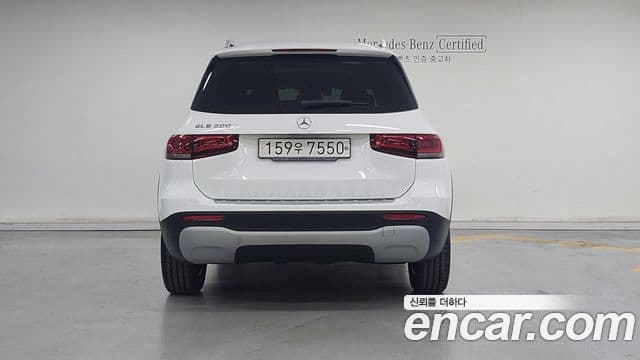 Mercedes-Benz GLB-Class 2021 — ფოტო 18/20
