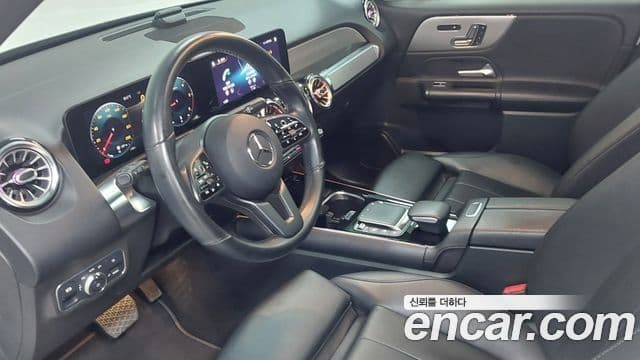 Mercedes-Benz GLB-Class 2021 — ფოტო 19/20