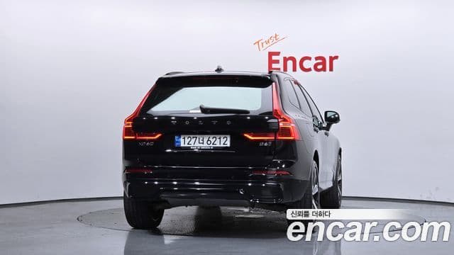 Volvo XC60 2022 — Şəkil 4/20