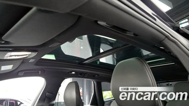 Volvo XC60 2022 — Şəkil 17/33