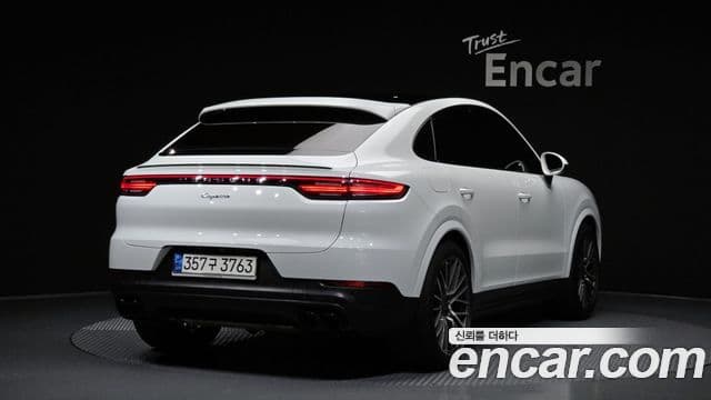Porsche Cayenne 2020 — ფოტო 2/20