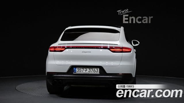 Porsche Cayenne 2020 — ფოტო 4/20