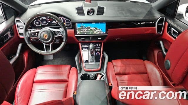 Porsche Cayenne 2020 — ფოტო 7/20