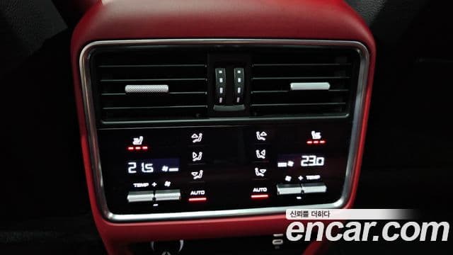 Porsche Cayenne 2020 — ფოტო 17/20