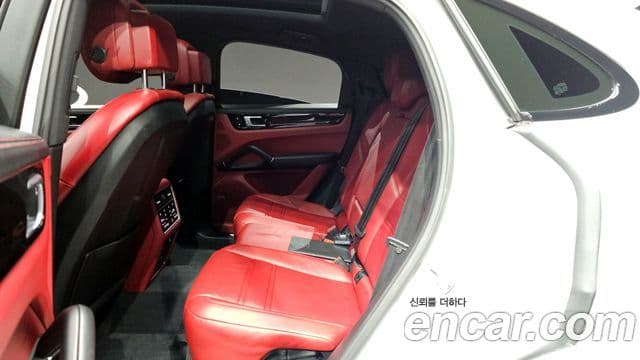 Porsche Cayenne 2020 — Photo 4/35