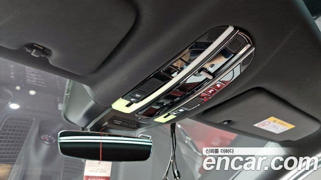 Porsche Cayenne 2020 — Photo 32/35