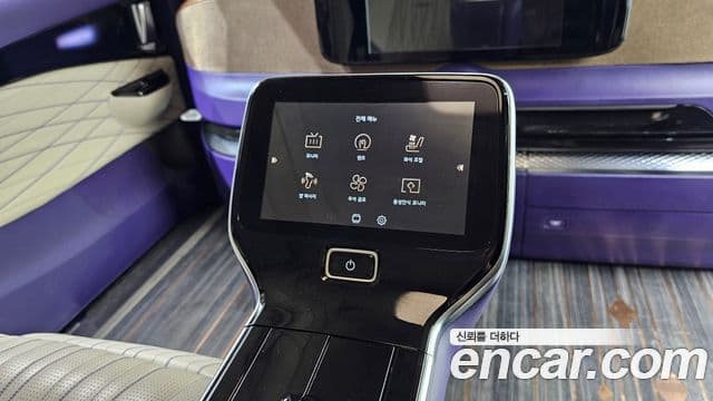 Kia Carnival 2023 — Şəkil 18/20