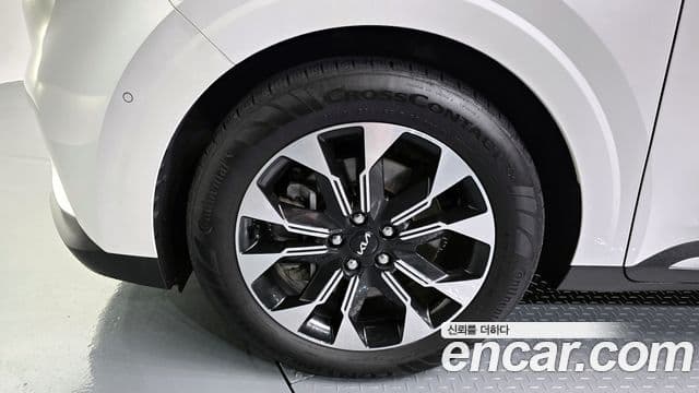 Kia Carnival 2022 — фото 5 из 20