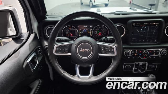 Jeep Wrangler 2023 — Фото 12/20