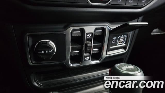 Jeep Wrangler 2023 — Фото 14/20