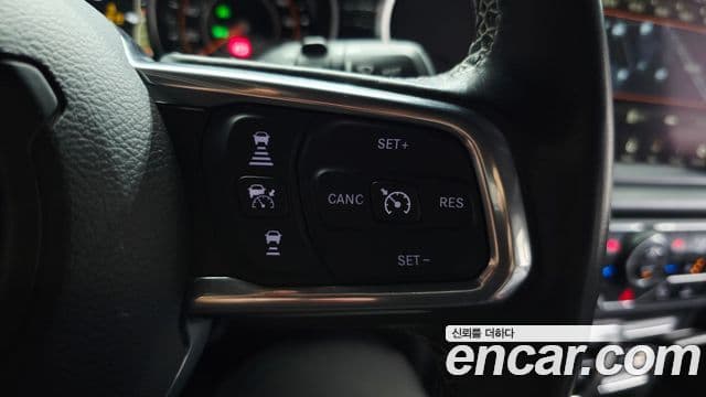 Jeep Wrangler 2023 — Фото 16/20