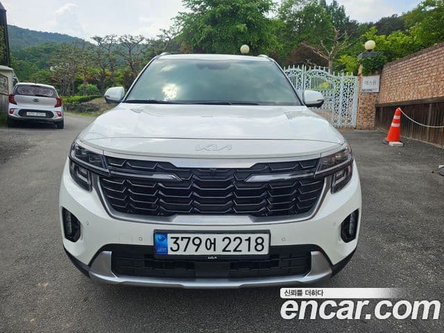 Kia Seltos 2023 — ფოტო 2/20