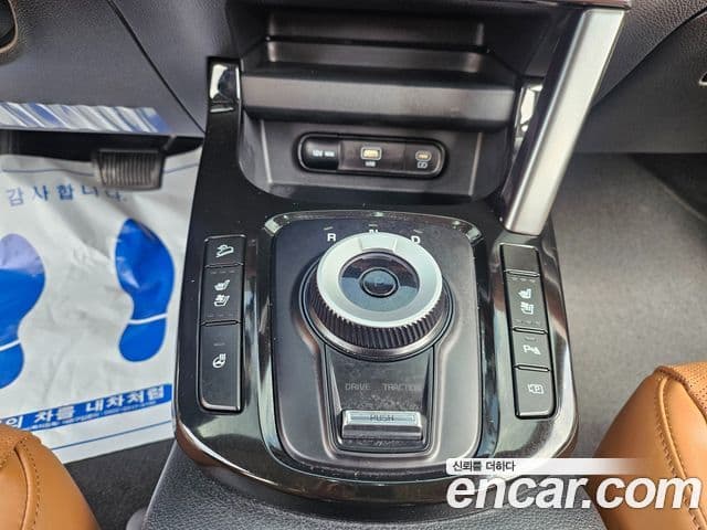 Kia Seltos 2023 — ფოტო 7/20