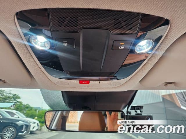 Kia Seltos 2023 — ფოტო 17/20