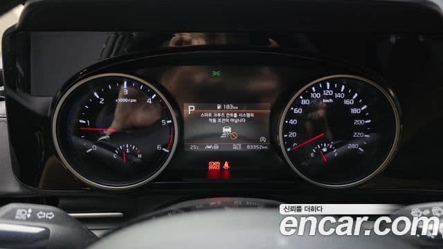 Kia Carnival 2023 — Фото 8/20