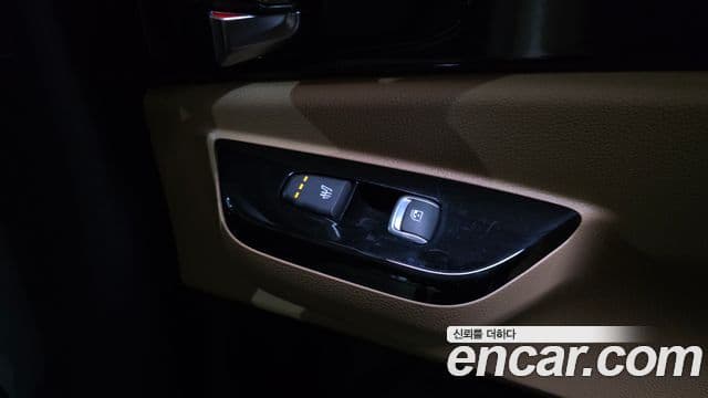 Kia Carnival 2023 — Фото 19/20