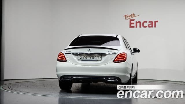 Mercedes-Benz C-Class 2018 — Şəkil 1/32