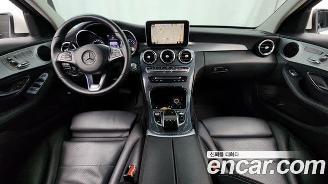 Mercedes-Benz C-Class 2018 — Şəkil 32/32