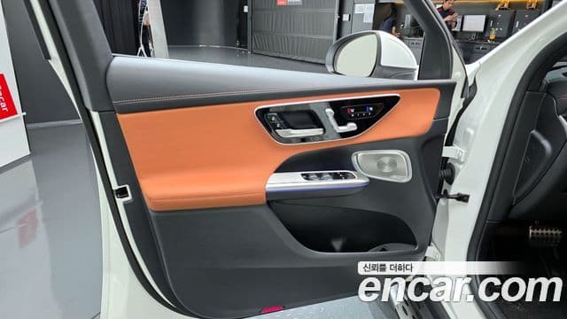 Mercedes-Benz GLC-Class 2025 — Photo 11/33