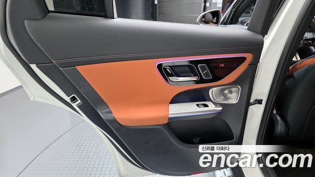 Mercedes-Benz GLC-Class 2025 — Photo 12/33