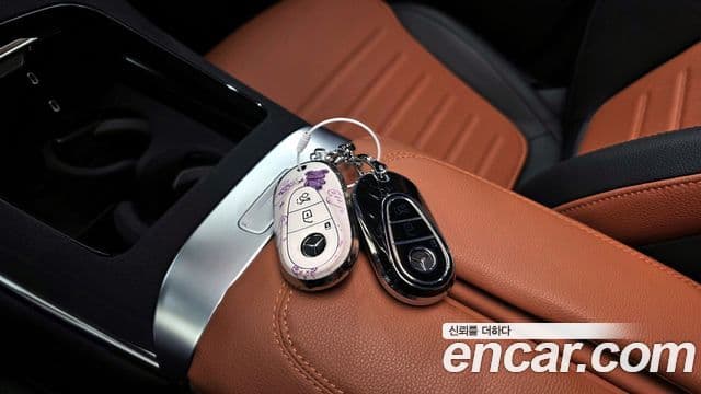 Mercedes-Benz GLC-Class 2025 — Photo 13/33