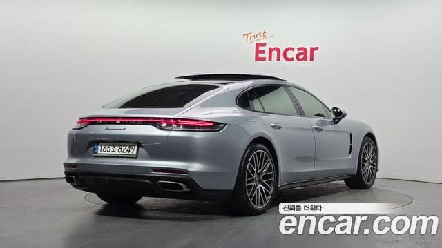 Porsche Panamera 2021 — Photo 7/33