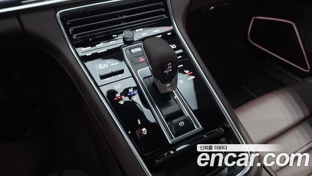 Porsche Panamera 2021 — Photo 25/33