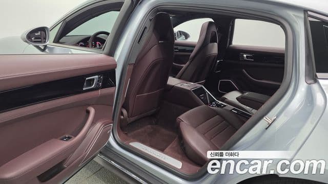 Porsche Panamera 2021 — Photo 24/33