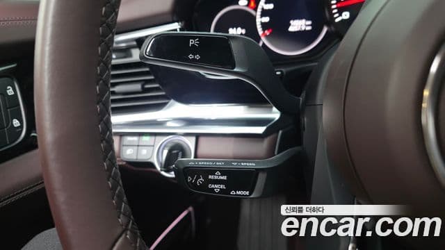 Porsche Panamera 2021 — Photo 16/33