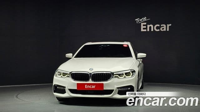 BMW 5 Series 2018 — ფოტო 2/20