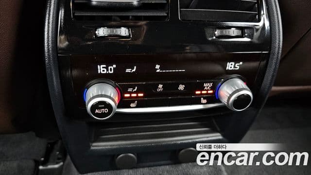 BMW 5 Series 2018 — ფოტო 19/20
