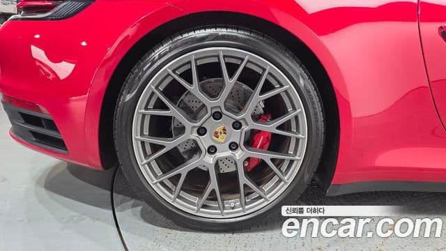 Porsche 911 2024 — Photo 25/28