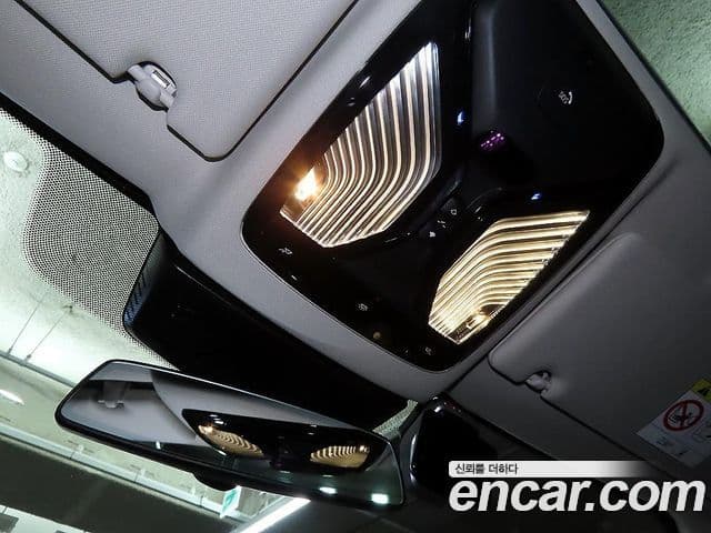 BMW 5 Series 2023 — Şəkil 14/20
