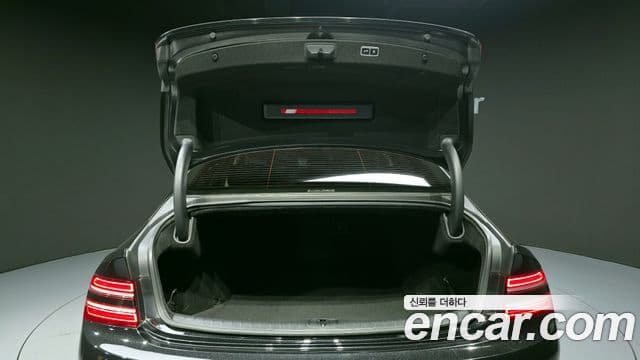 Genesis Electrified G80 2020 — Şəkil 19/20