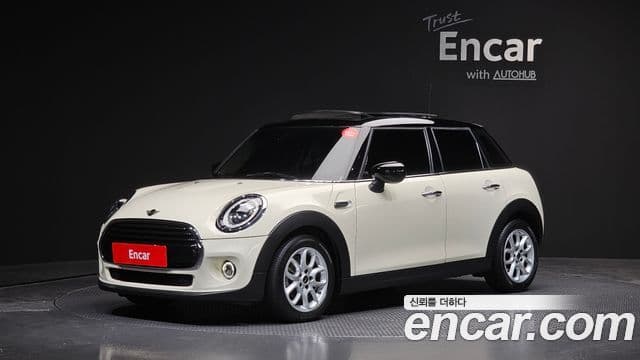 Mini Cooper 2020 — ფოტო 15/31