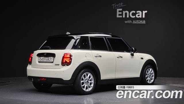 Mini Cooper 2020 — ფოტო 31/31