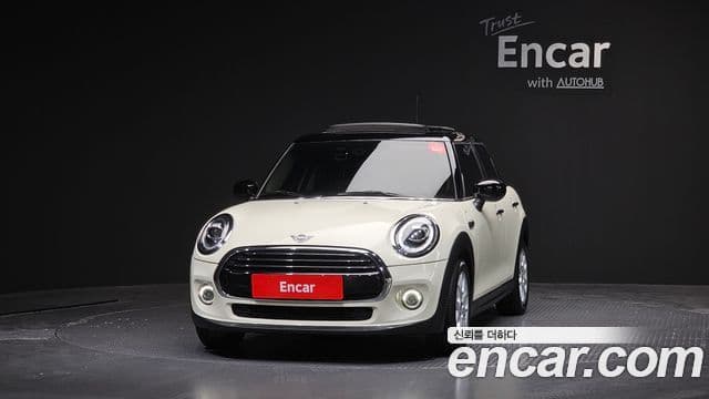 Mini Cooper 2020 — ფოტო 7/31