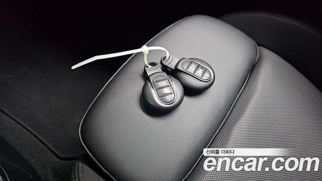 Mini Cooper 2020 — ფოტო 23/31