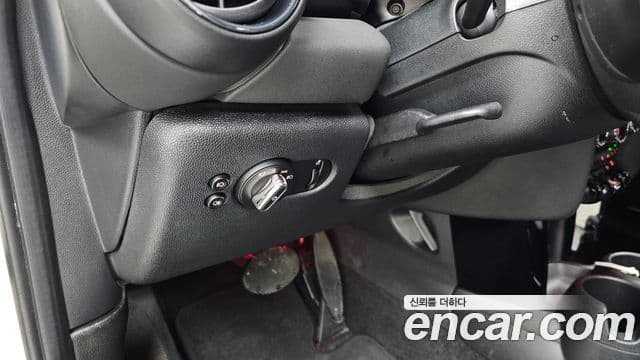 Mini Cooper 2020 — ფოტო 21/31