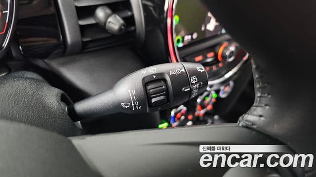 Mini Cooper 2020 — ფოტო 24/31