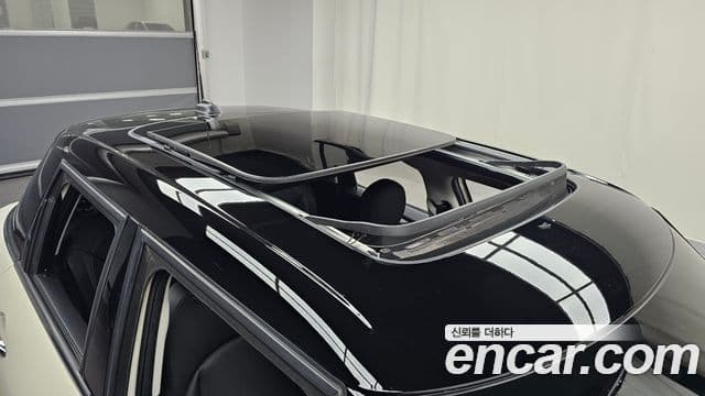 Mini Cooper 2020 — ფოტო 8/31