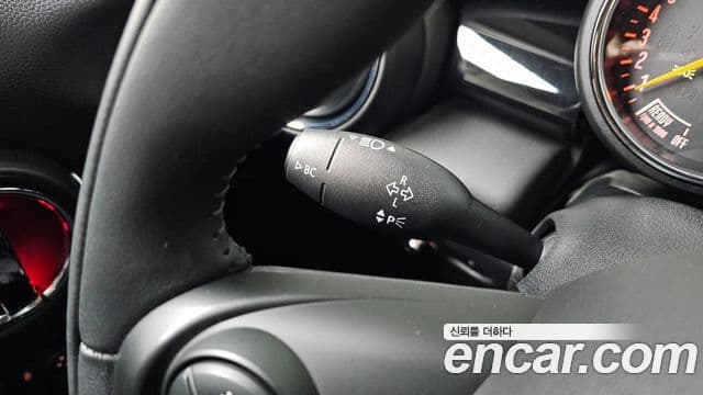 Mini Cooper 2020 — ფოტო 11/31