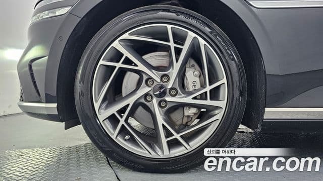 Genesis G90 2022 — Photo 16/41