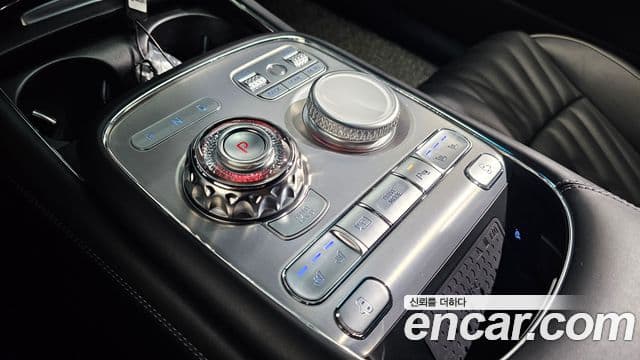 Genesis G90 2022 — Photo 35/41