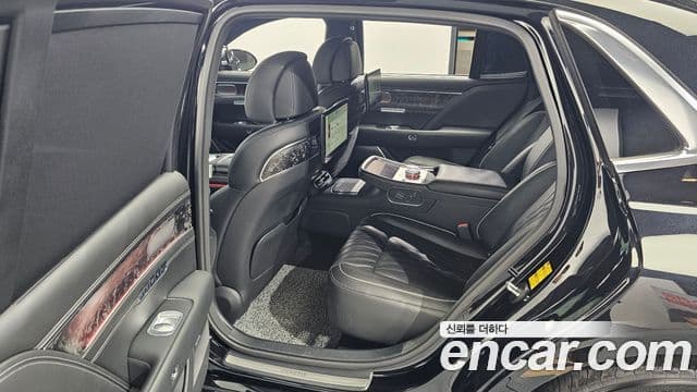 Genesis G90 2022 — Photo 19/41