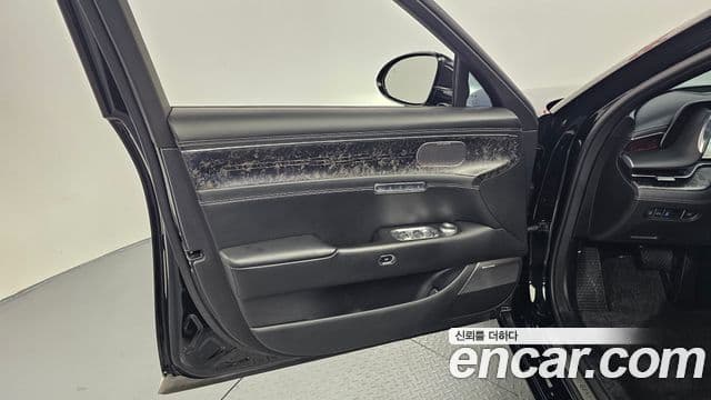 Genesis G90 2022 — Photo 29/41